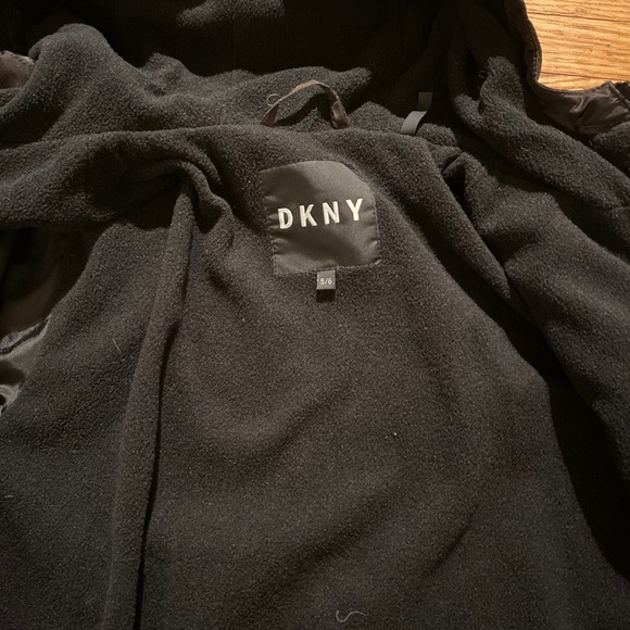 DKNY Jacket boys size 5-6 - Picture 3 of 5